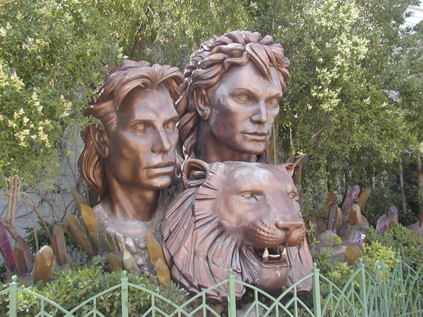 Siegfried and Roy statue